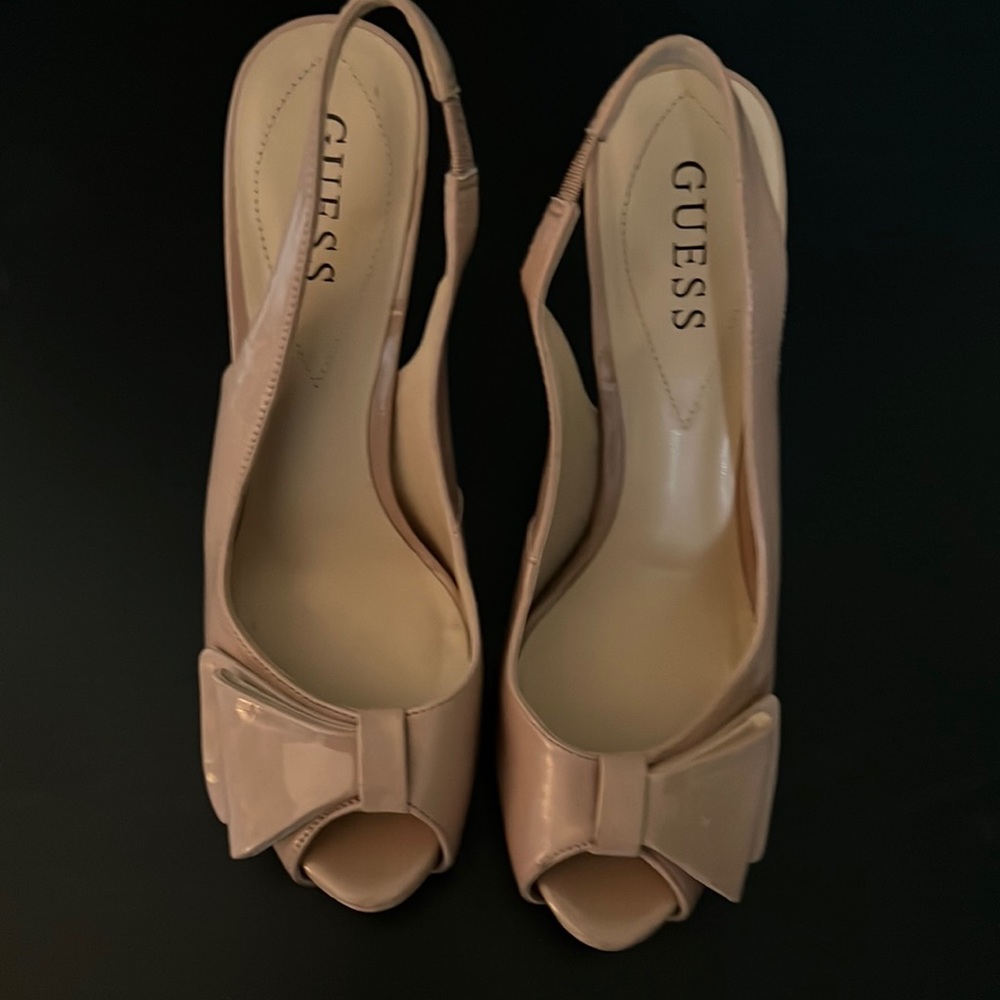 Women’s Guess tan heels size 6 1/2 M